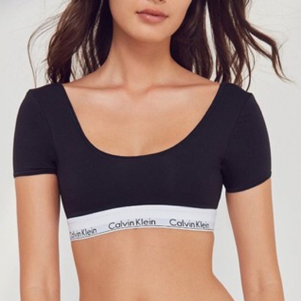 ✨ 24 Hr Sale Calvin Klein Short Sleeve Bra Crop